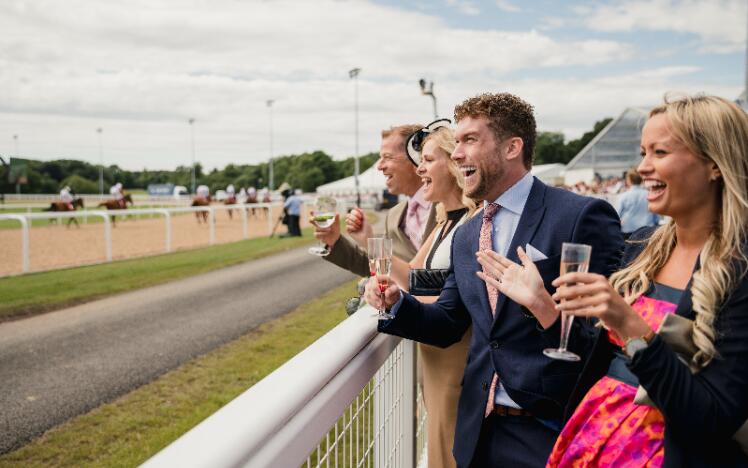 Spring races in Lingfield
